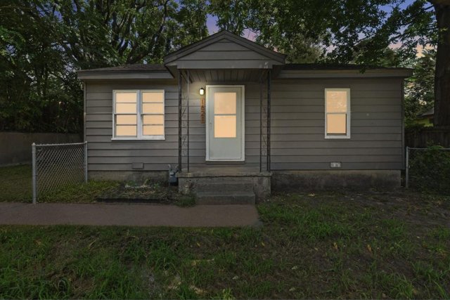 1821 W Archer St, Tulsa, OK 74127