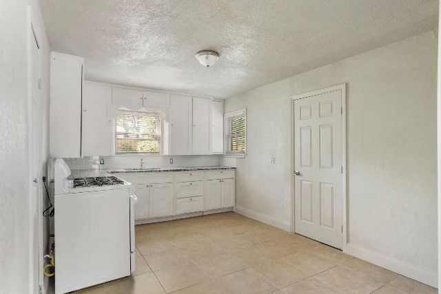 908 N Columbia Pl rent to own home in Tulsa photo 3